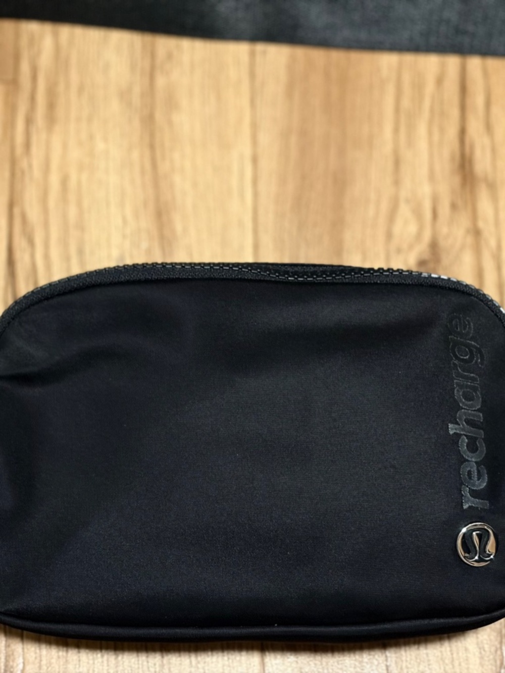 lululemon everywhere bag black with recharge logo